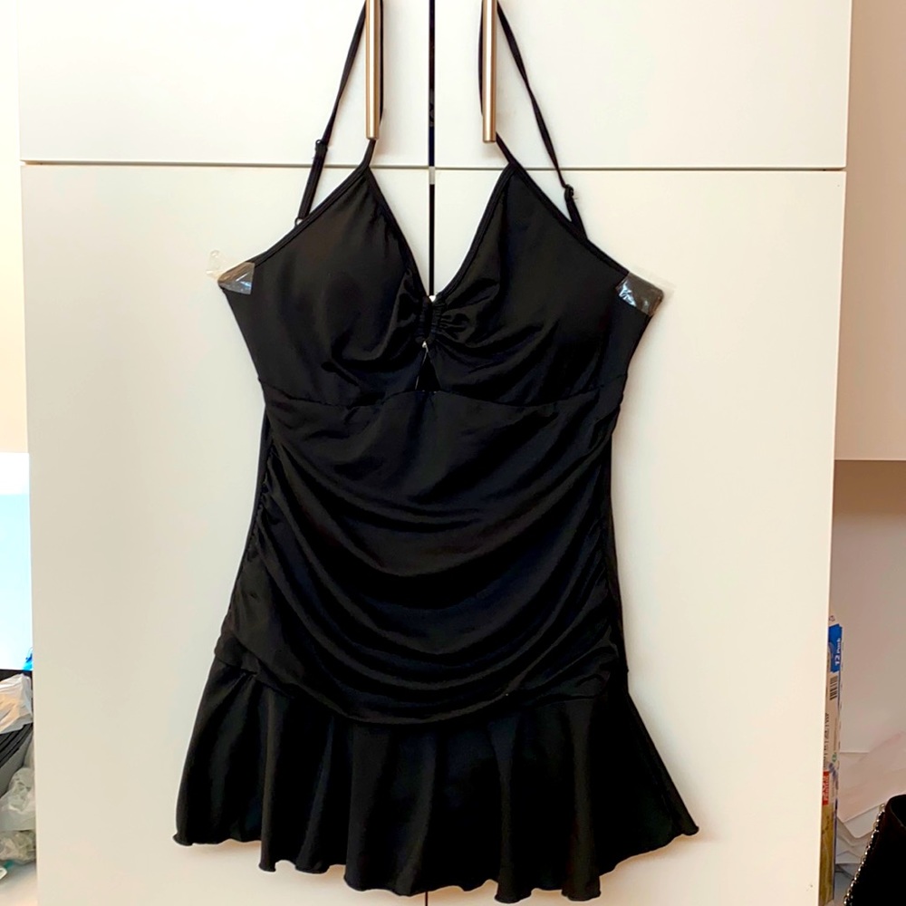 Brand new 1-piece bathing suit